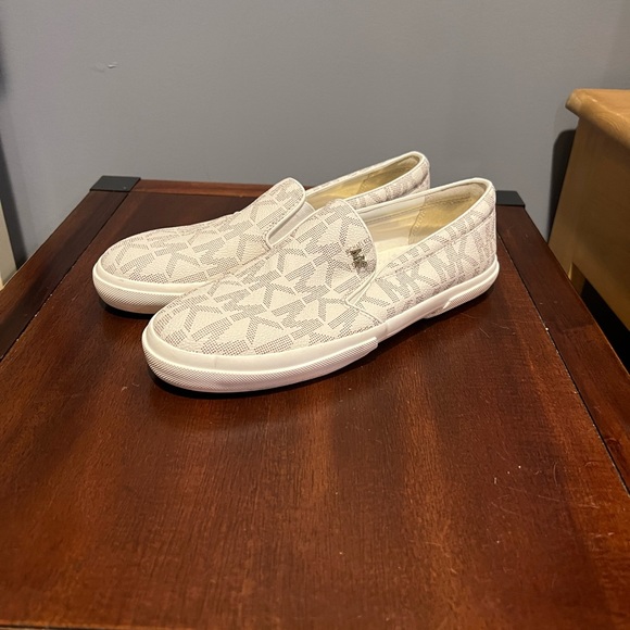 MICHAEL Michael Kors Shoes - MICHAEL KORS WHITE LOGO SNEAKERS